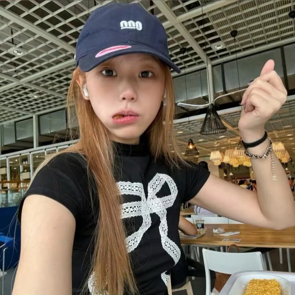 行走的鸡毛掸子